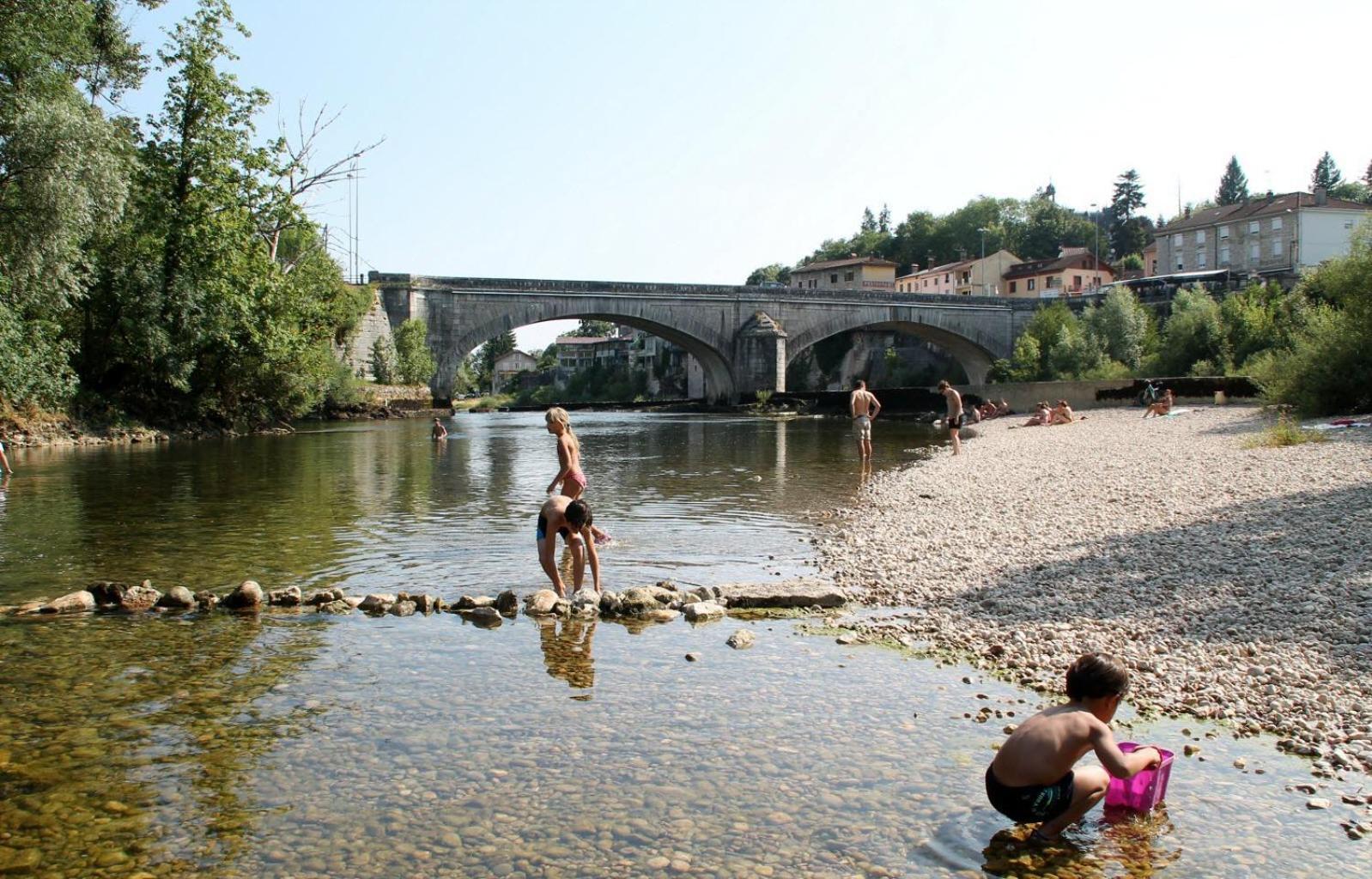 Gite L Ainstant A 2 Pas De La Riviere, Proche Cnpe Et A42 Neuville-sur-Ain Esterno foto